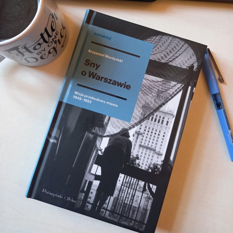 ...ale największym wyróżnieniem są prośby Czytelników o autografy i sprzedaż całego kilkutysięcznego nakladu.